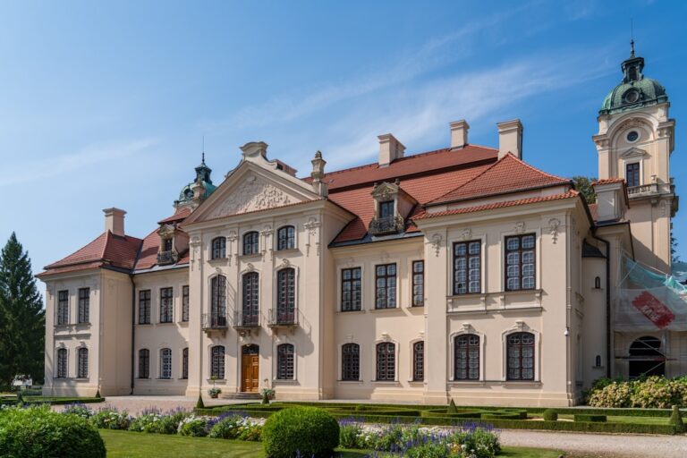 Praca naukowa w Polsce – od czego zacząć i jak rozwinąć karierę?